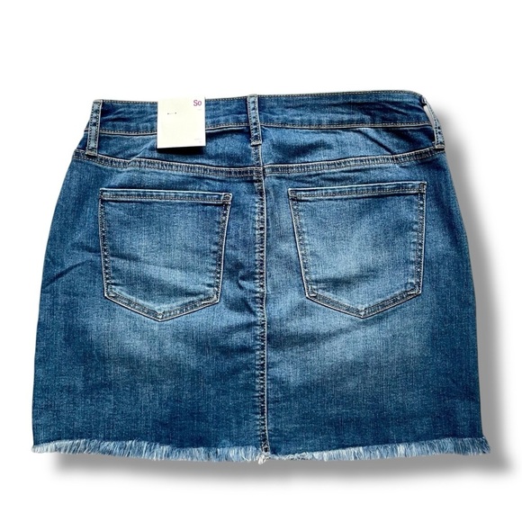 NWT SO Utility Cargo Denim Mini Skirt - Picture 4 of 4
